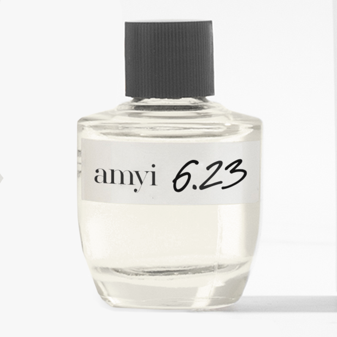 Miniatura Amyi 6.23 (10ml) - rosa-gerânio | alecrim fresco | cedro macio - NOVO